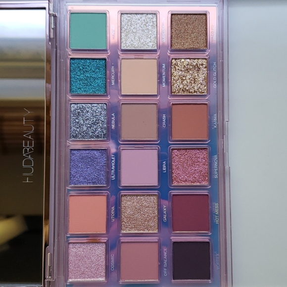 Huda Beauty Eyeshadow Palette - Picture 8 of 13
